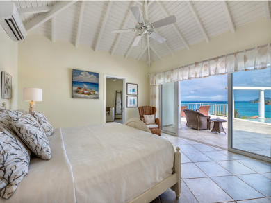 Dramatic Views from Hill Perched Villa!